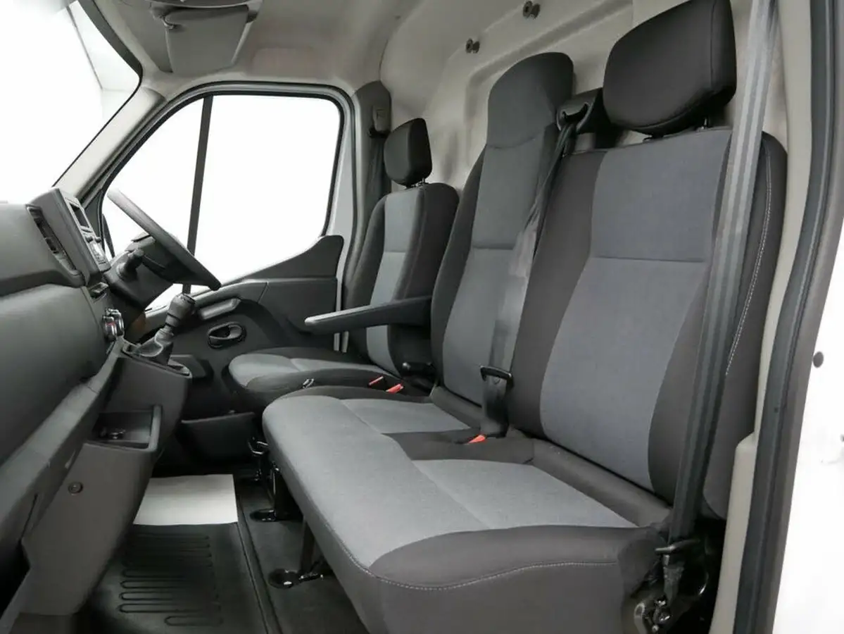 2024-nissan-interstar-23dci-f35-l3h2-acenta-135pseu6d-panel-van-big-3