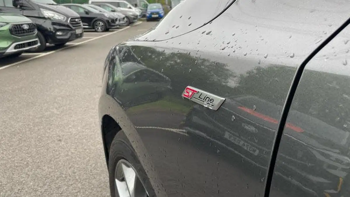 2019-ford-focus-10t-st-line-hatchback-big-13