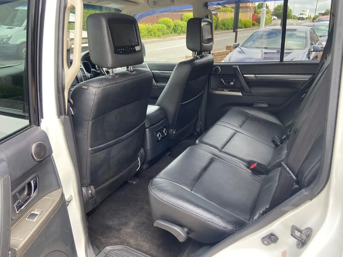 2016-mitsubishi-shogun-32td-sg4-187bhp-big-11