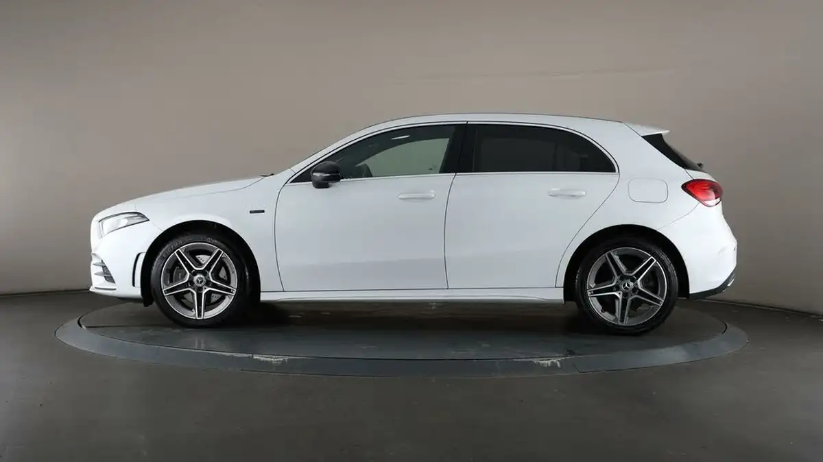 2021-mercedes-benz-a-class-13-a250e-amg-line-hatchback-5d-big-36