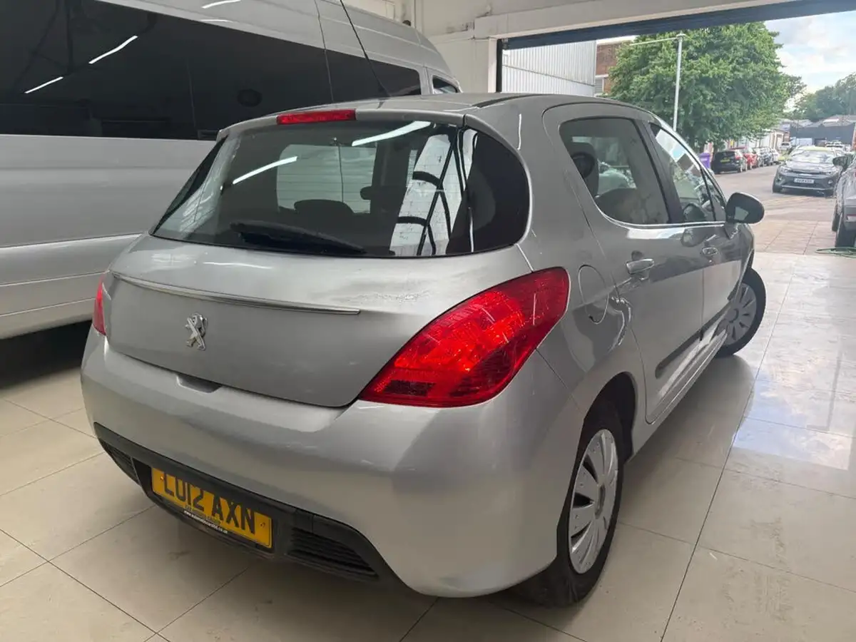 2012-peugeot-308-16-access-auto-big-6