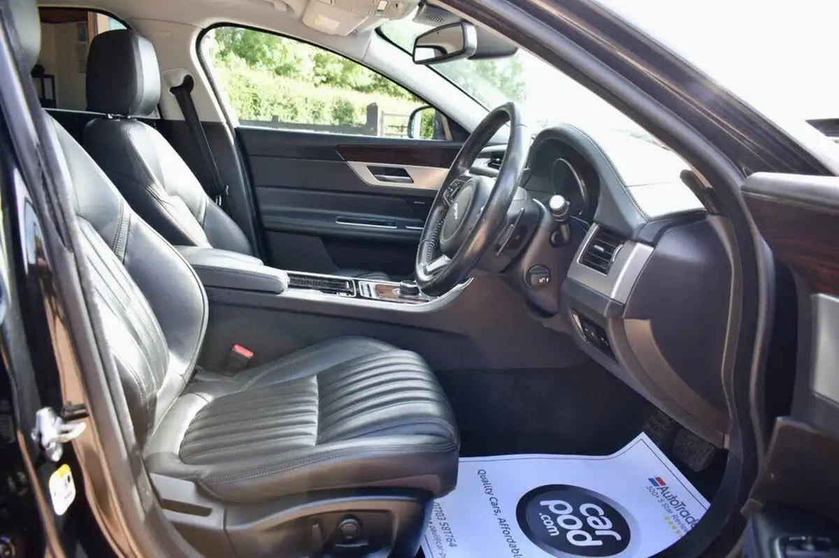 2016-jaguar-xf-20td-portfolio-180ps-auto-big-29