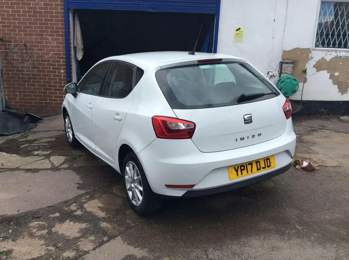 2017-seat-ibiza-10-se-technology-hatchback-5d-big-4