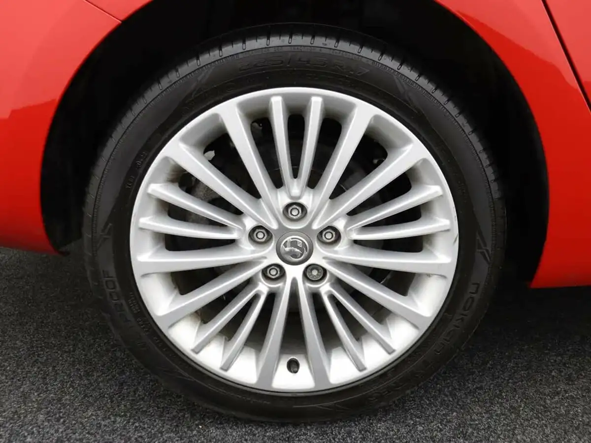 2019-vauxhall-astra-16cdti-elite-nav-136ps-ss-blueinjection-sport-tourer-auto-big-6
