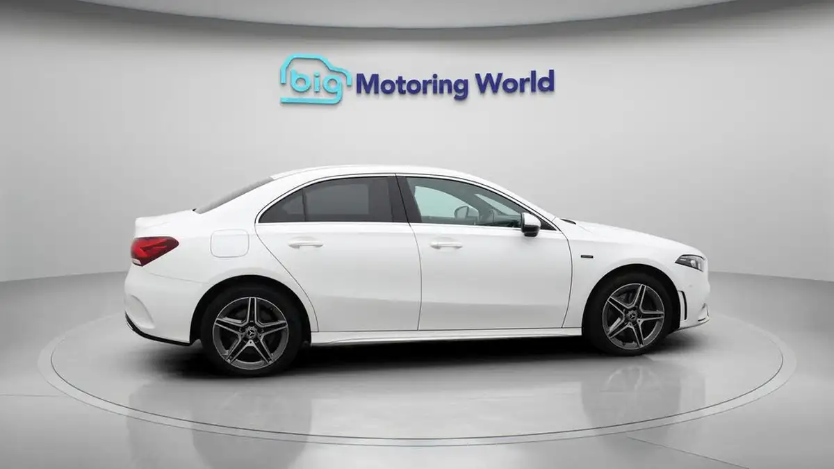 2021-mercedes-benz-a-class-13-a250e-amg-line-executive-saloon-4d-big-8