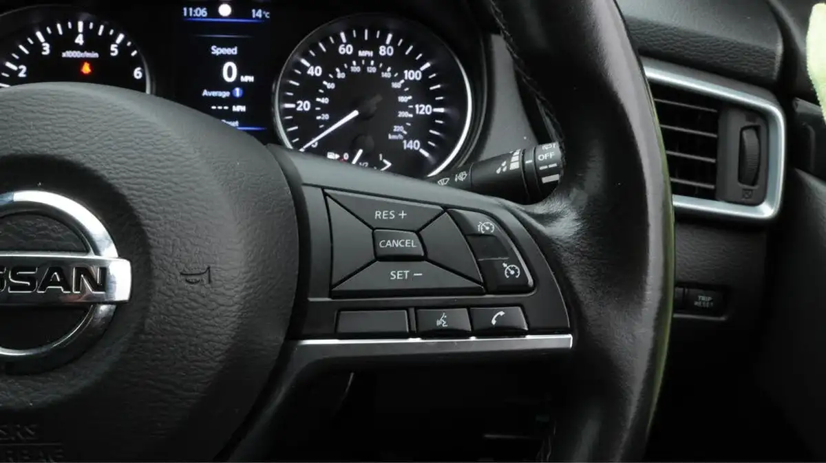 2021-nissan-qashqai-13-dig-t-n-connecta-158ps-xtronic-big-24