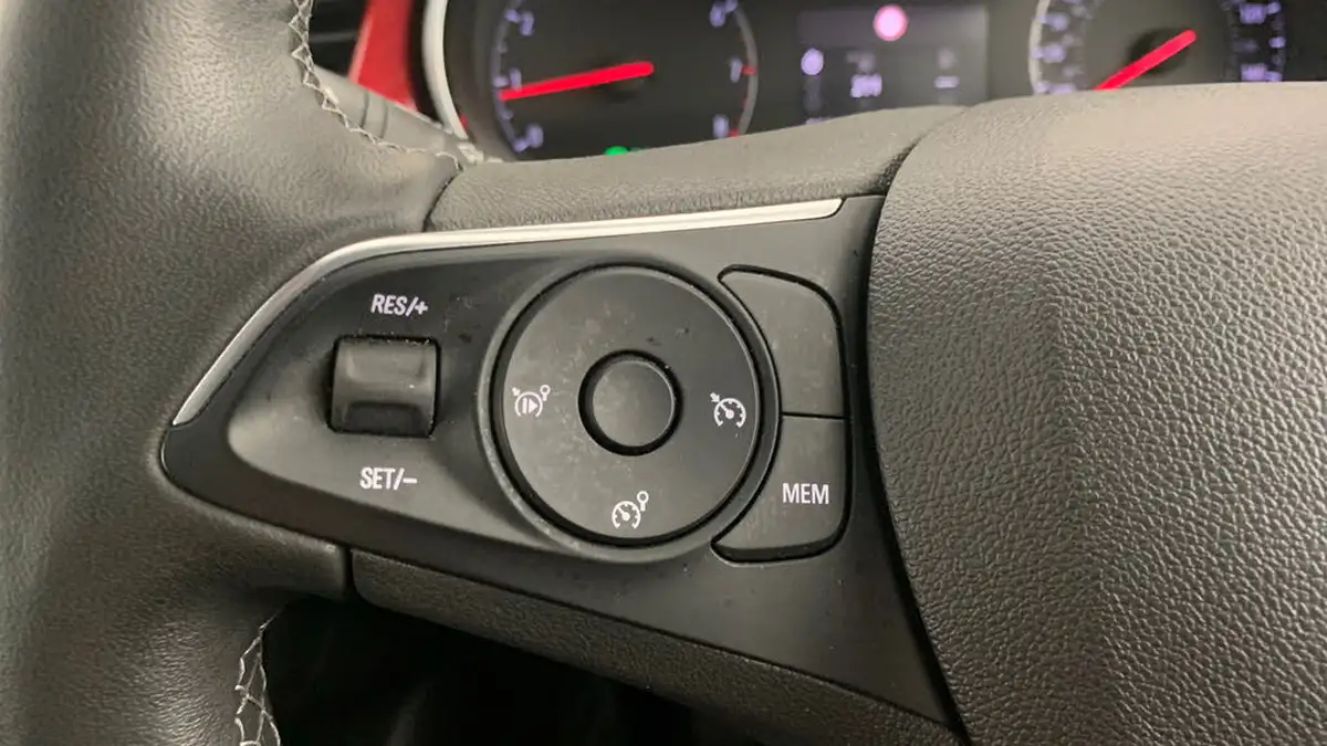 2023-vauxhall-crossland-12-gs-110ps-big-18
