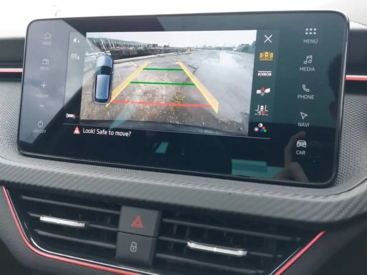 2024-skoda-kamiq-10-tsi-monte-carlo-116ps-dsg-big-13