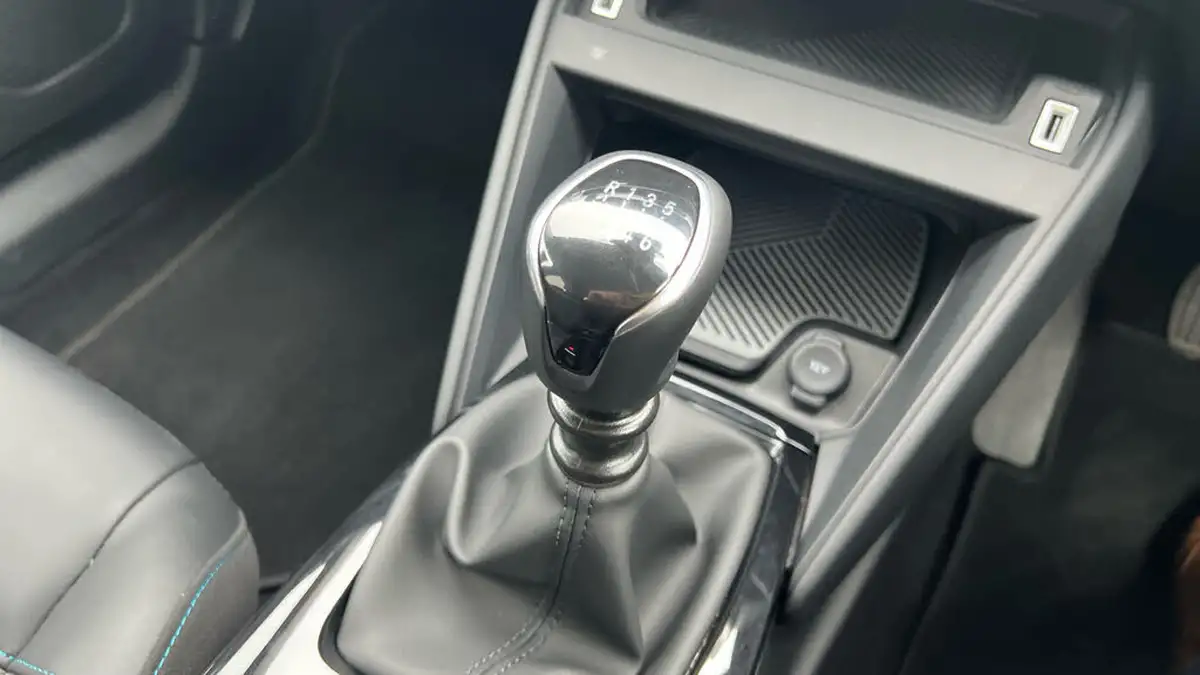 2022-citroen-c4-12-puretech-shine-130ps-big-20