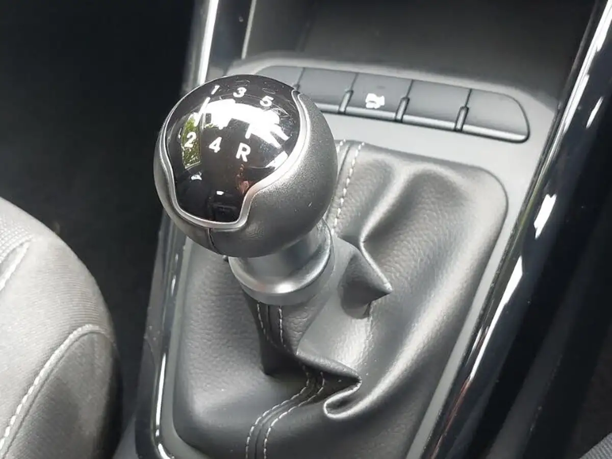 2023-kia-rio-12-dpi-2-big-14