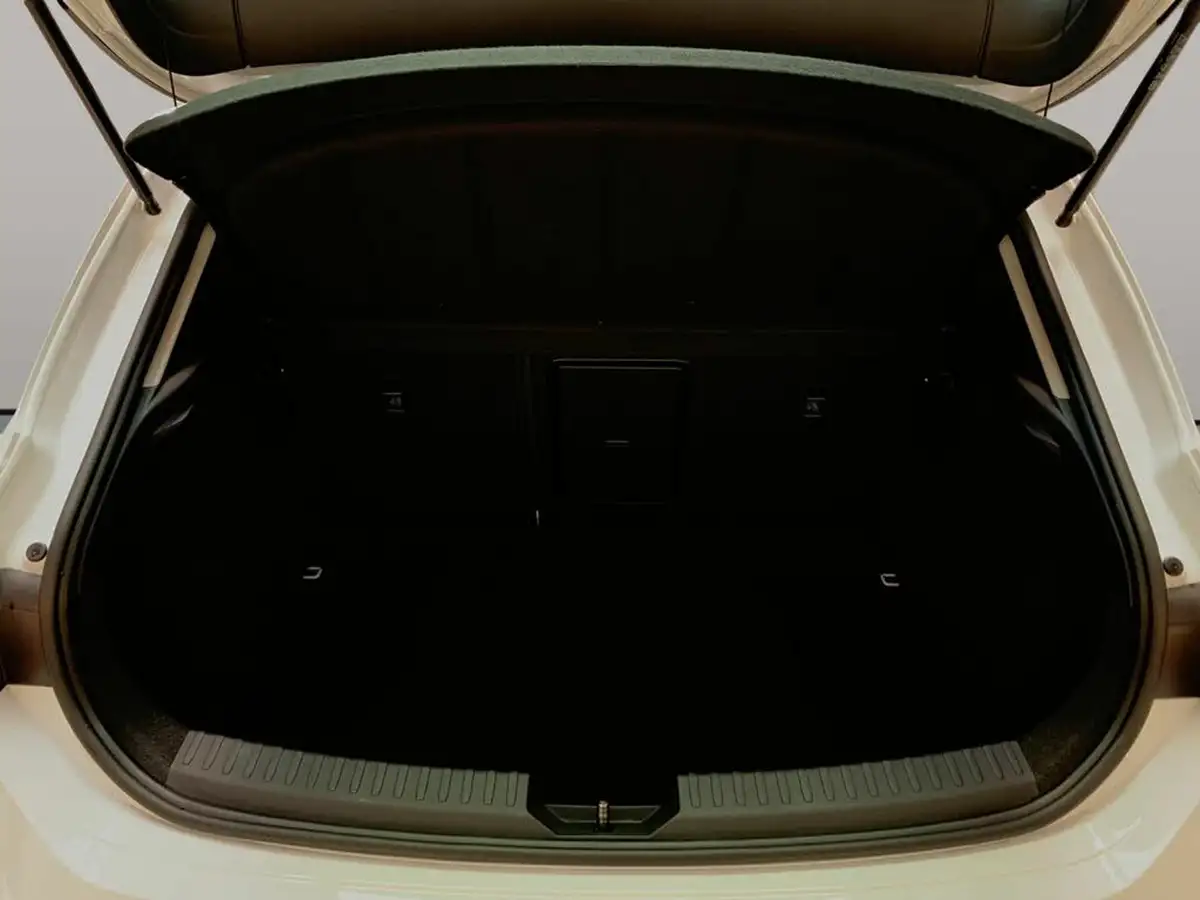 2022-seat-leon-big-41