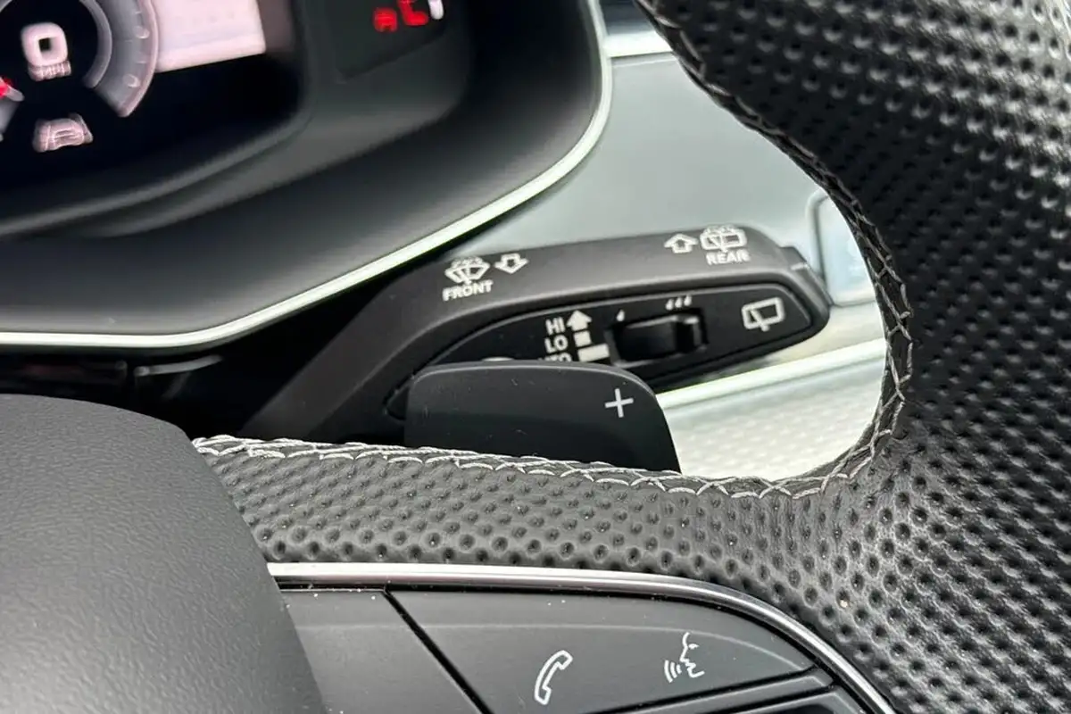 2024-audi-q8-30-55-tfsi-launch-edition-big-51