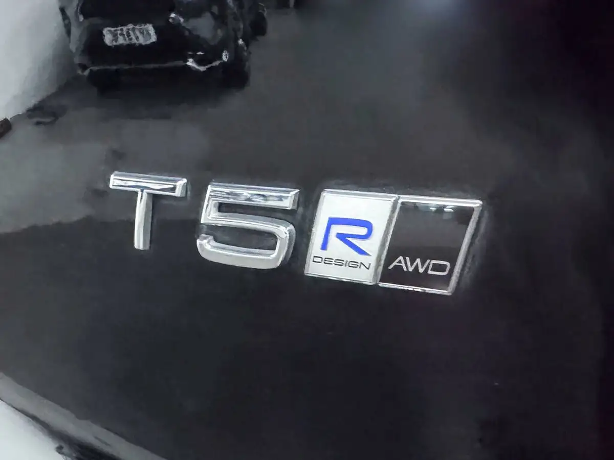 2019-volvo-xc40-20-t5-r-design-pro-big-12