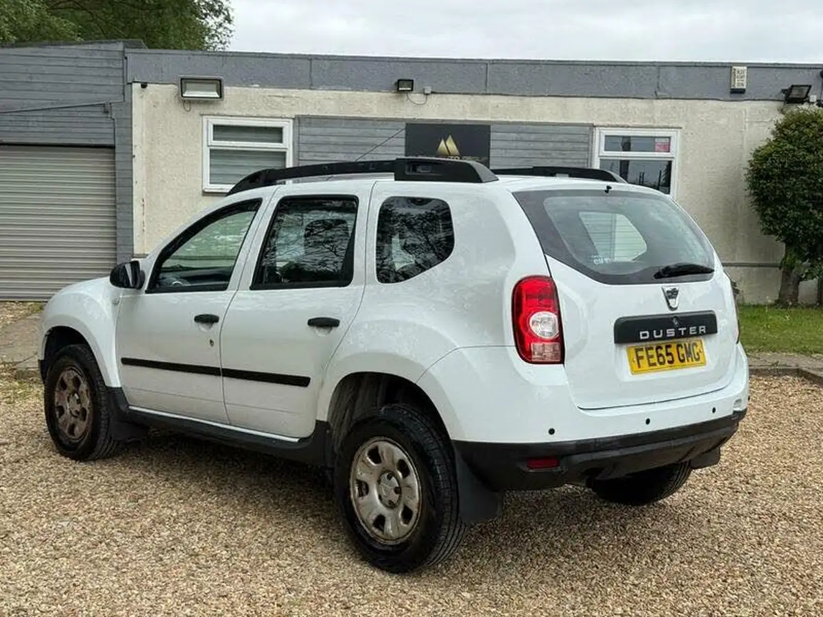2015-dacia-duster-15dci-ambiance-110bhp-station-wagon-5d-big-3