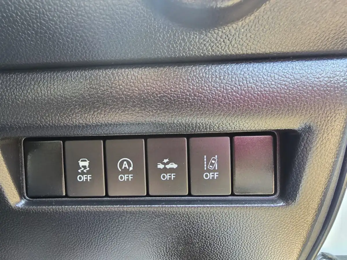 2018-suzuki-swift-12-dualjet-sz5-big-33