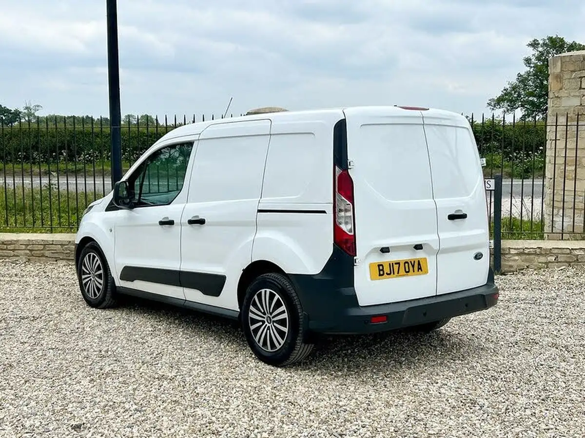 2017-ford-transit-connect-15tdci-l1-200-econetic-big-1