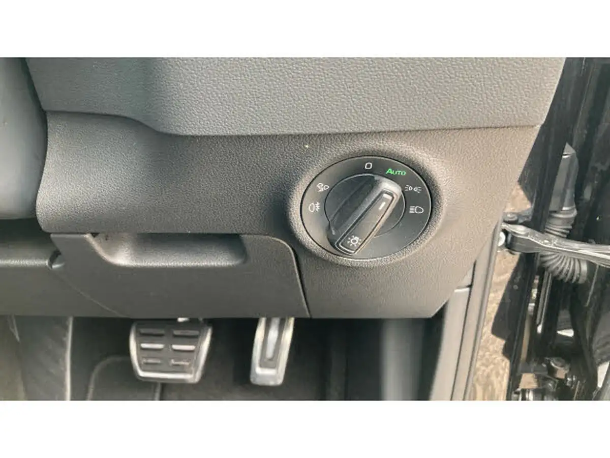 2023-skoda-karoq-20-tsi-sportline-big-27
