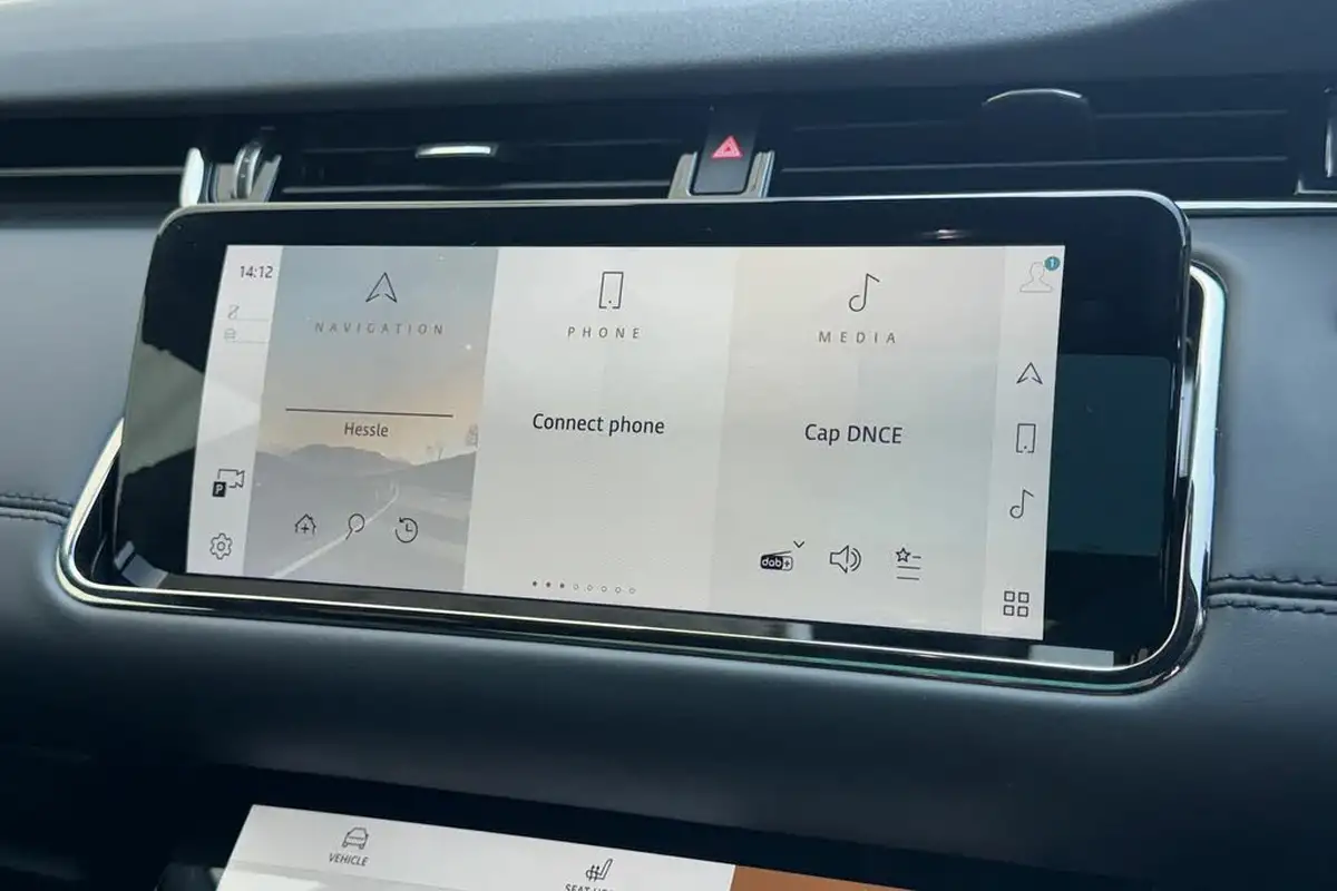 2022-land-rover-range-rover-evoque-20-d200-r-dynamic-hse-big-20