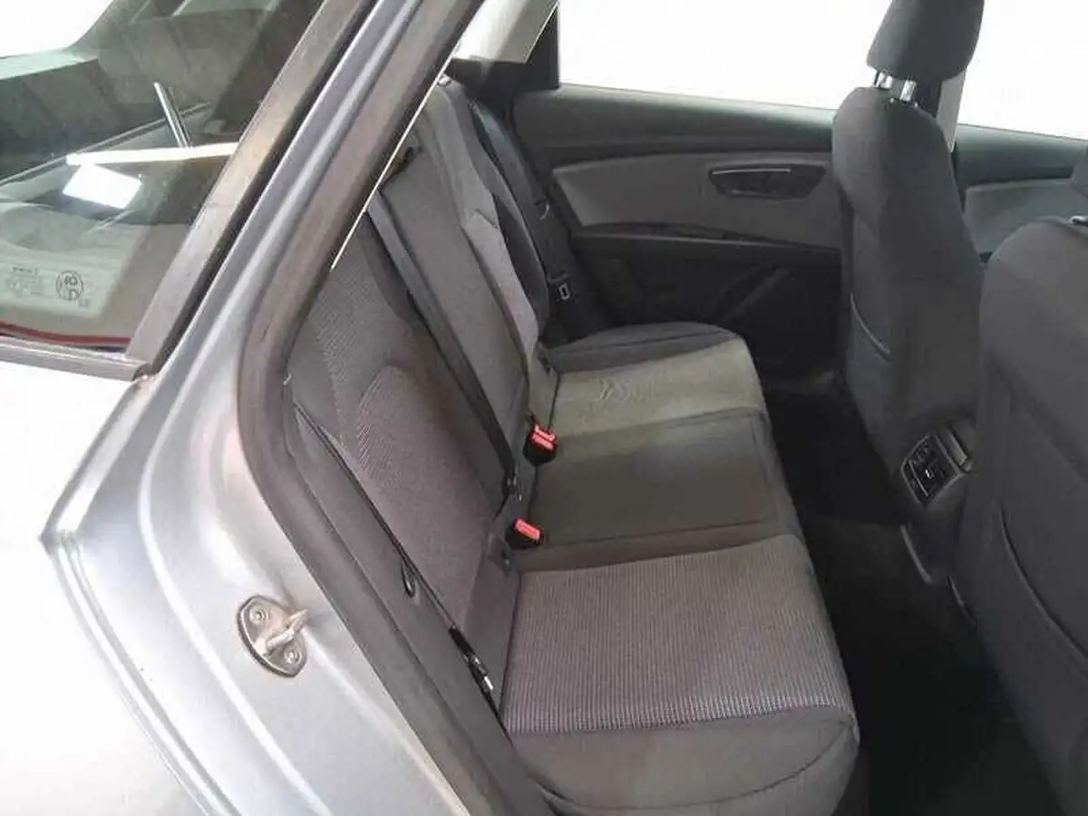 2019-seat-leon-16tdi-se-estate-big-11