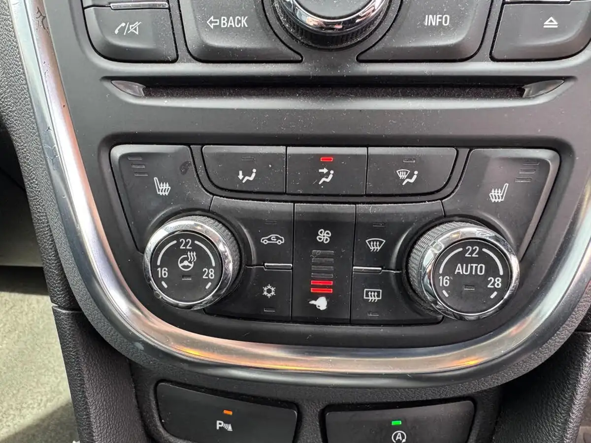 2015-vauxhall-mokka-16-se-big-7