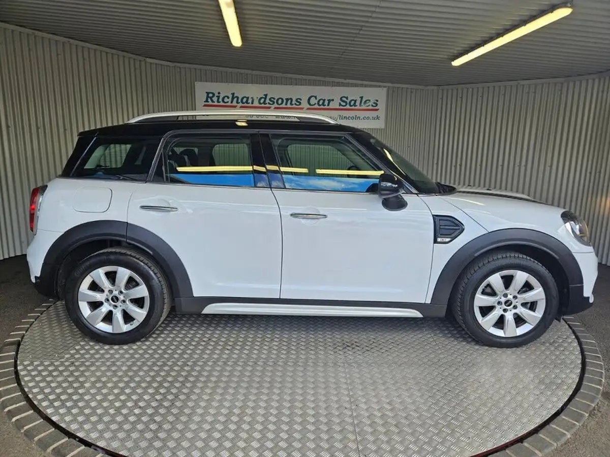 2018-mini-countryman-15-cooper-ss-big-1