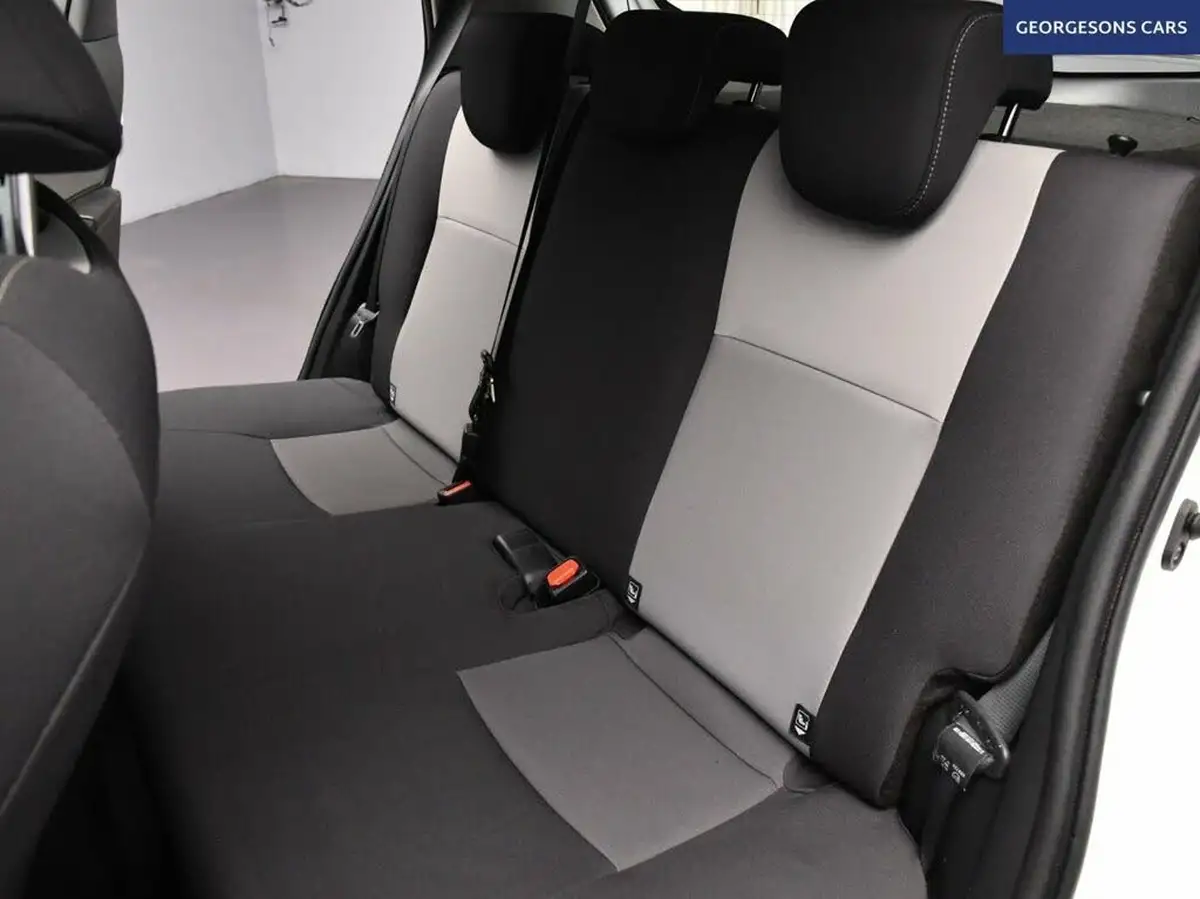 2020-toyota-yaris-15-vvt-i-icon-98bhp-hybrid-1497cc-e-cvt-big-15