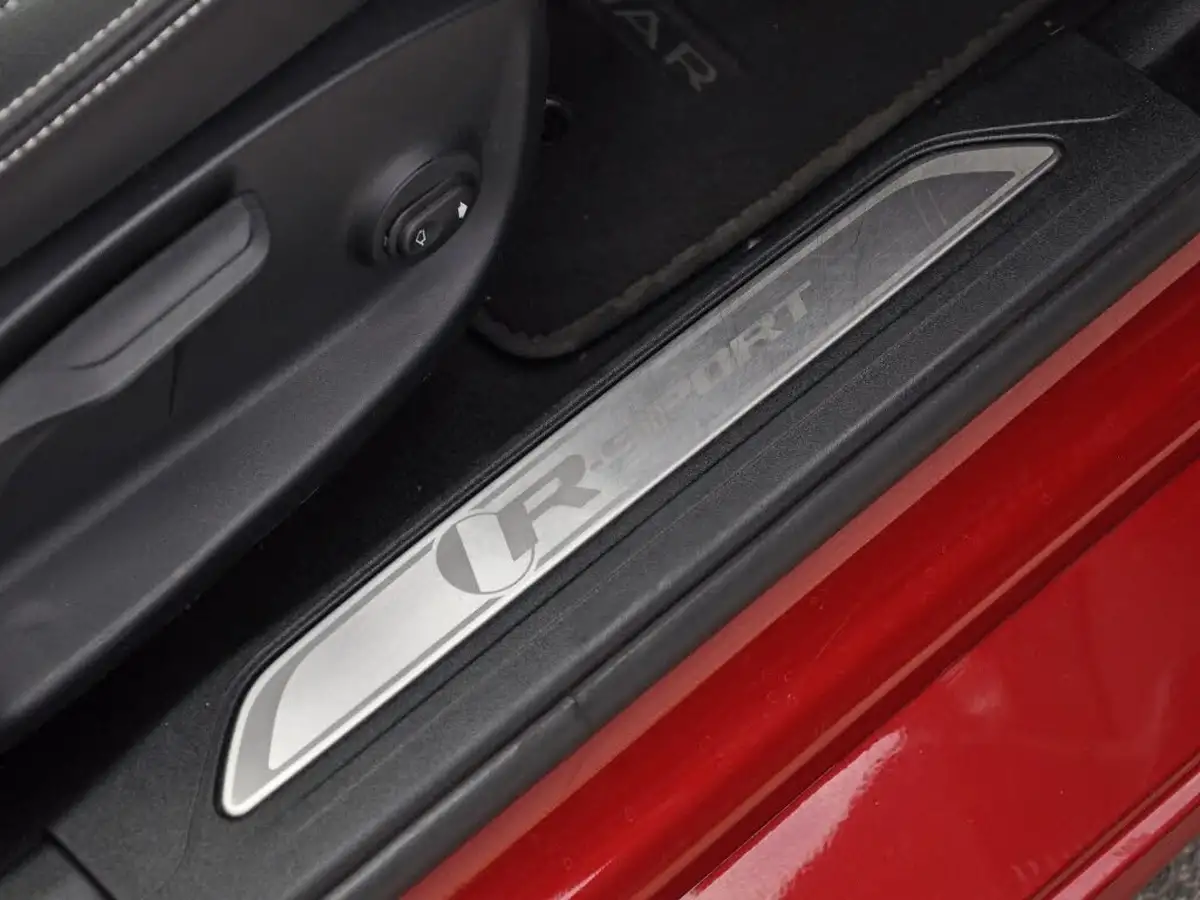 2018-jaguar-xe-20i-r-sport-200ps-1997cc-big-77