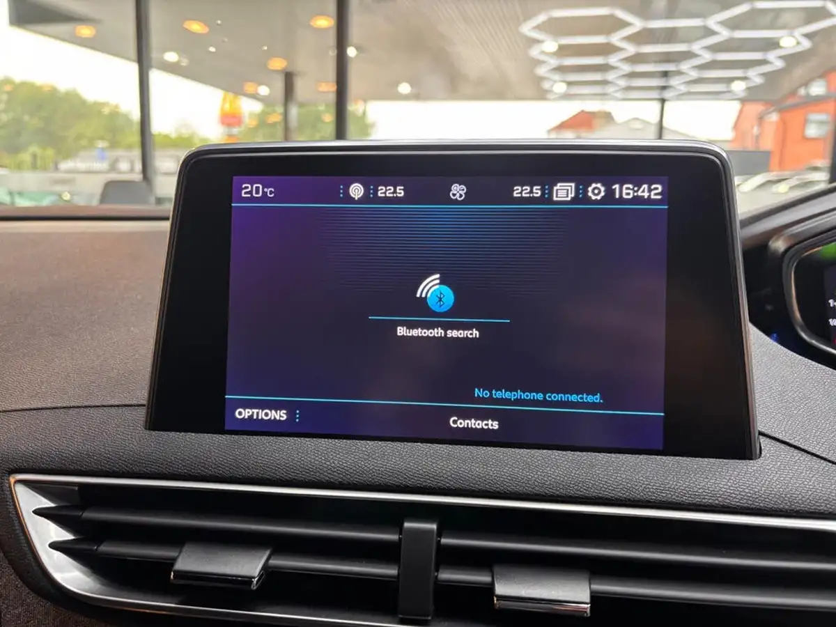 2018-peugeot-3008-suv-12-puretech-gt-line-big-38