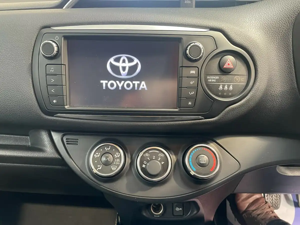 2016-toyota-yaris-133-design-big-14