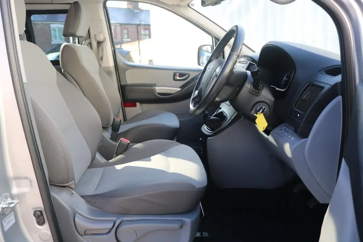 2018-hyundai-i800-25crdi-se-134bhp-big-29