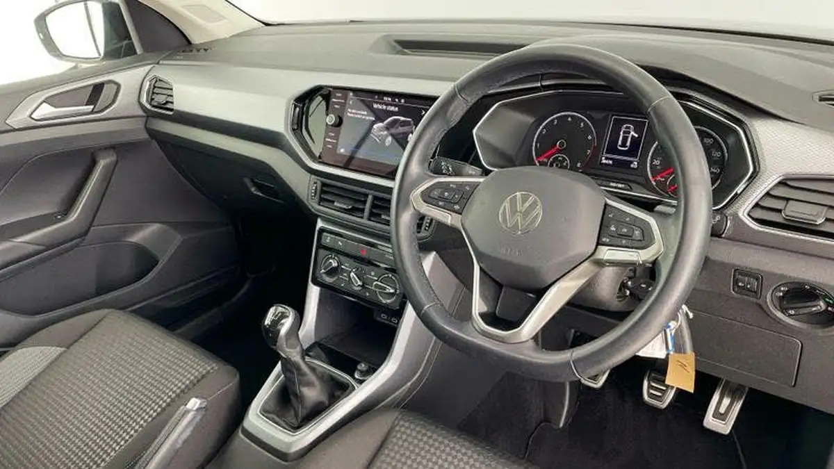 2021-volkswagen-t-cross-10-tsi-active-95ps-big-5