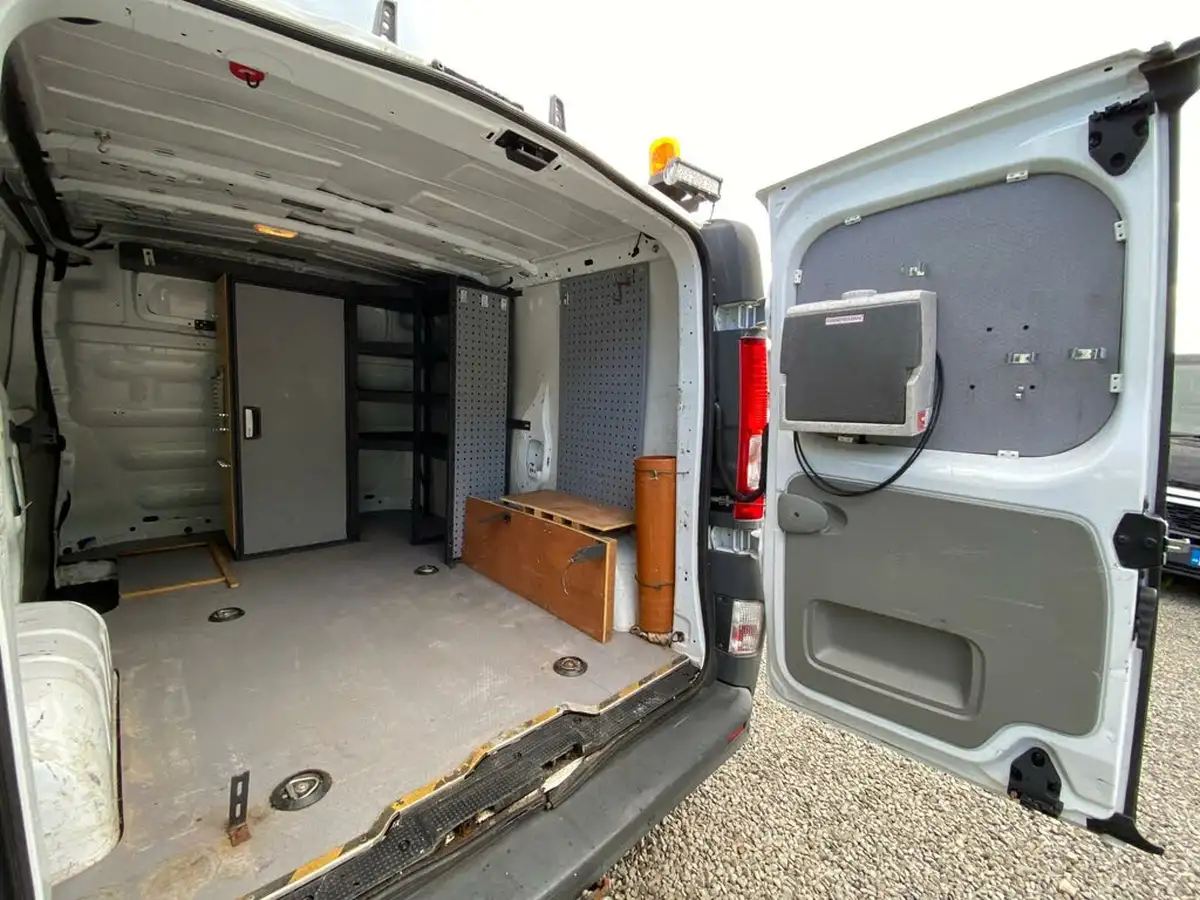 2014-vauxhall-vivaro-20td-2900-swb-115ps-panel-van-big-13