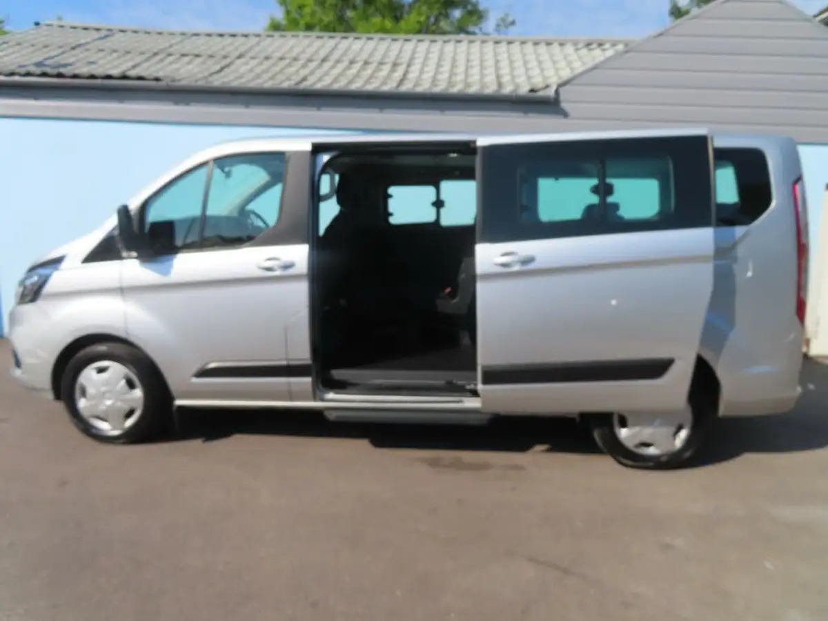 2019-ford-tourneo-custom-20tdci-320-l2-shuttle-bus-130pseu6dt-auto-big-15