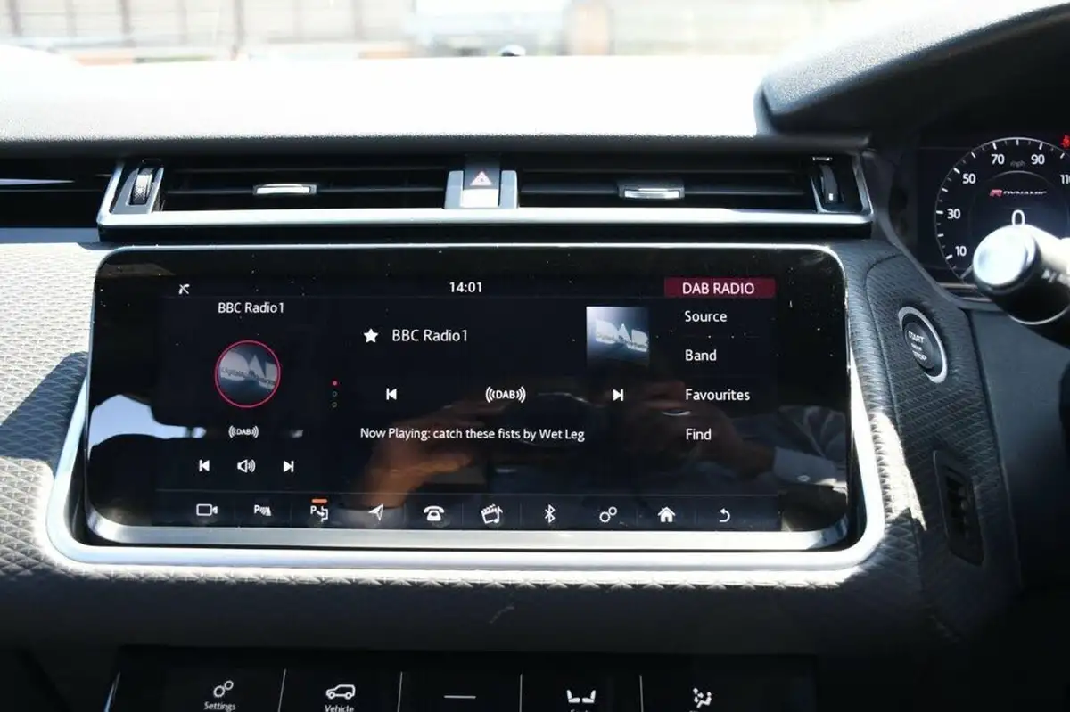 2020-land-rover-range-rover-velar-20-p300-r-dynamic-se-big-39