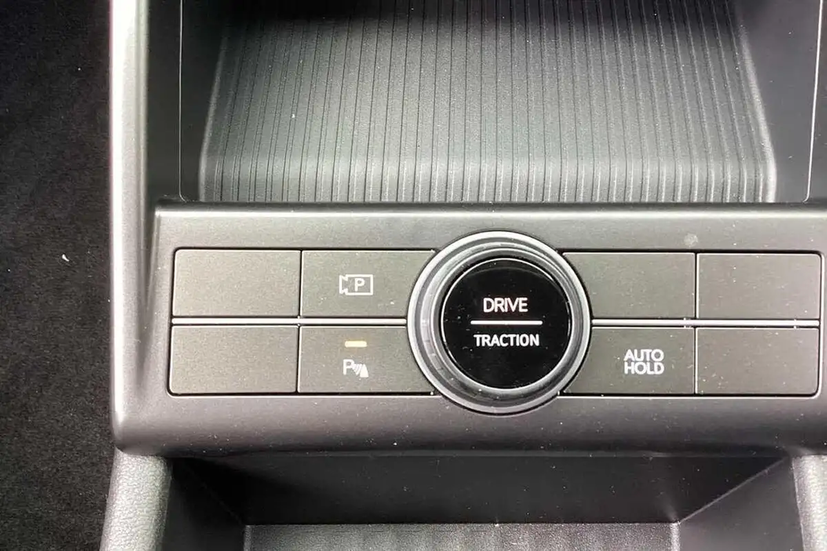 2025-hyundai-kona-16-t-gdi-advance-dct-big-38