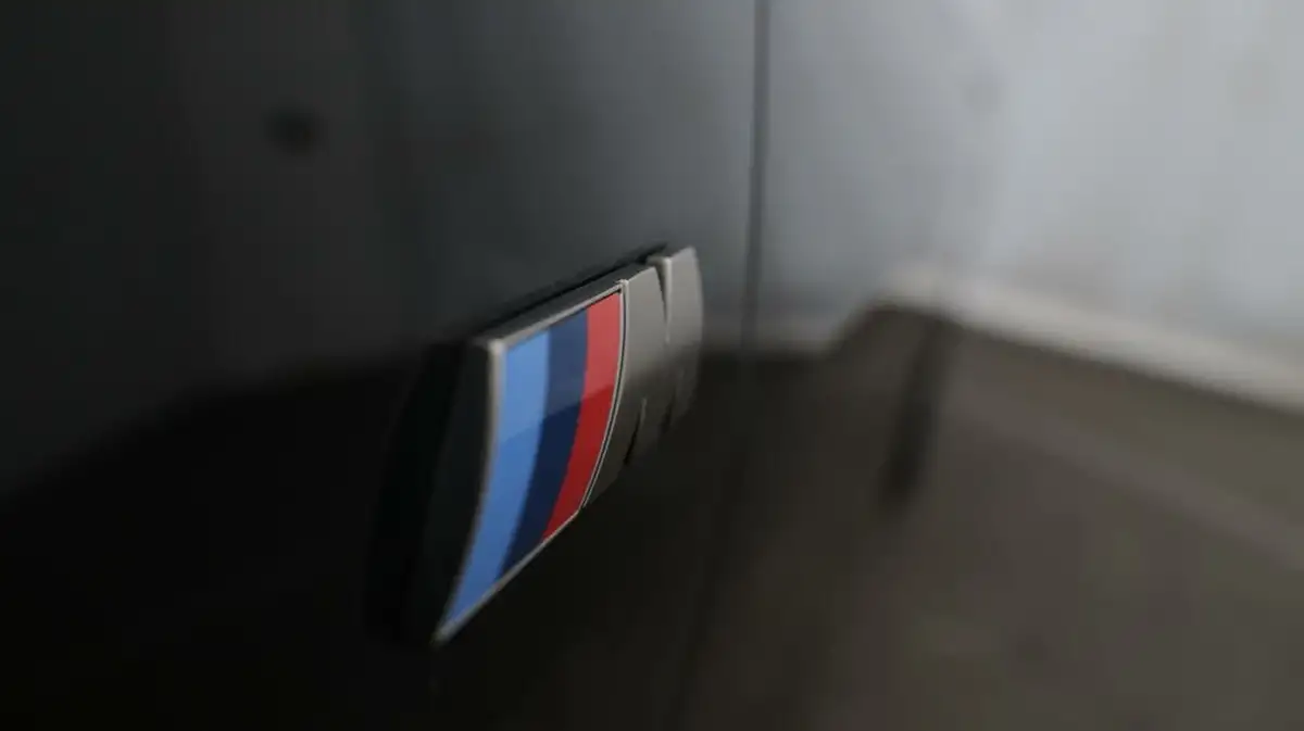 2022-bmw-i4-e-m50-big-21