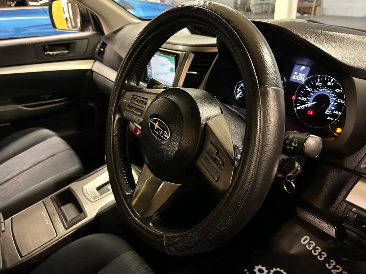 2011-subaru-legacy-20-es-lineartronic-big-17