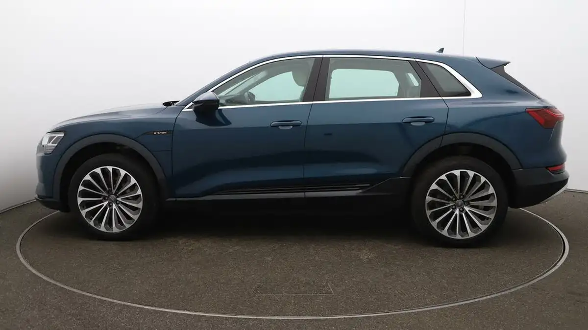 2019-audi-e-tron-55e-big-59
