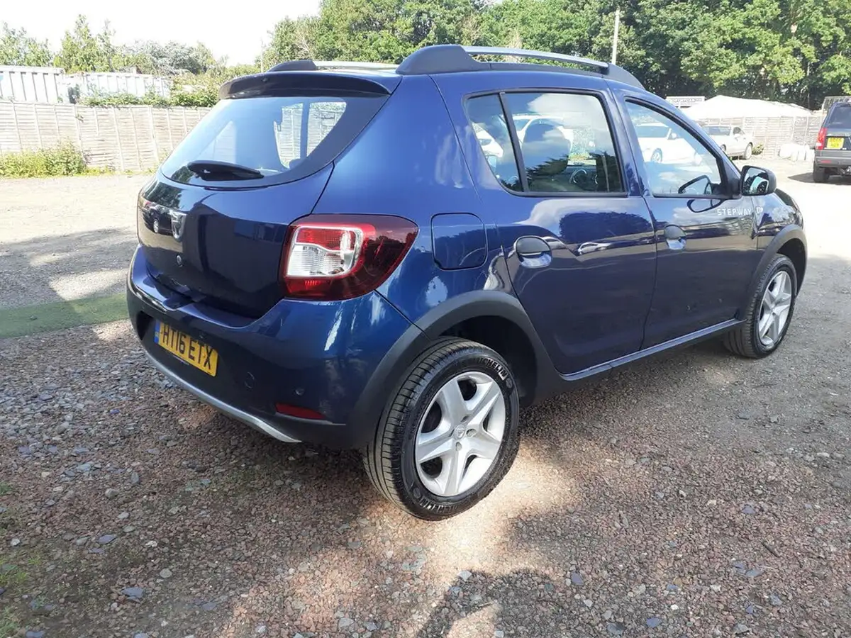 2016-dacia-sandero-stepway-09-tce-laureate-big-4