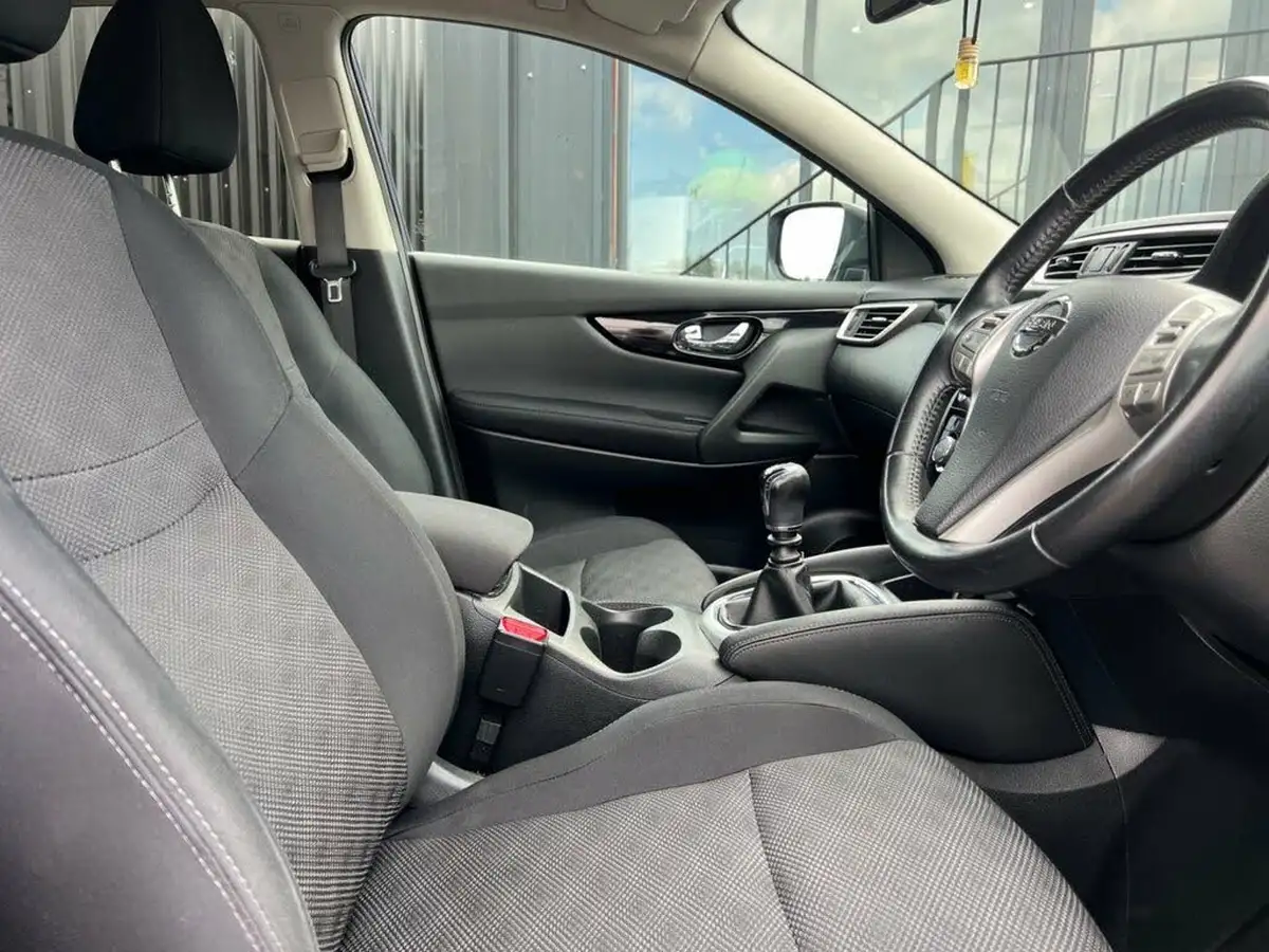 2016-nissan-qashqai-15dci-n-connecta-99g-big-9