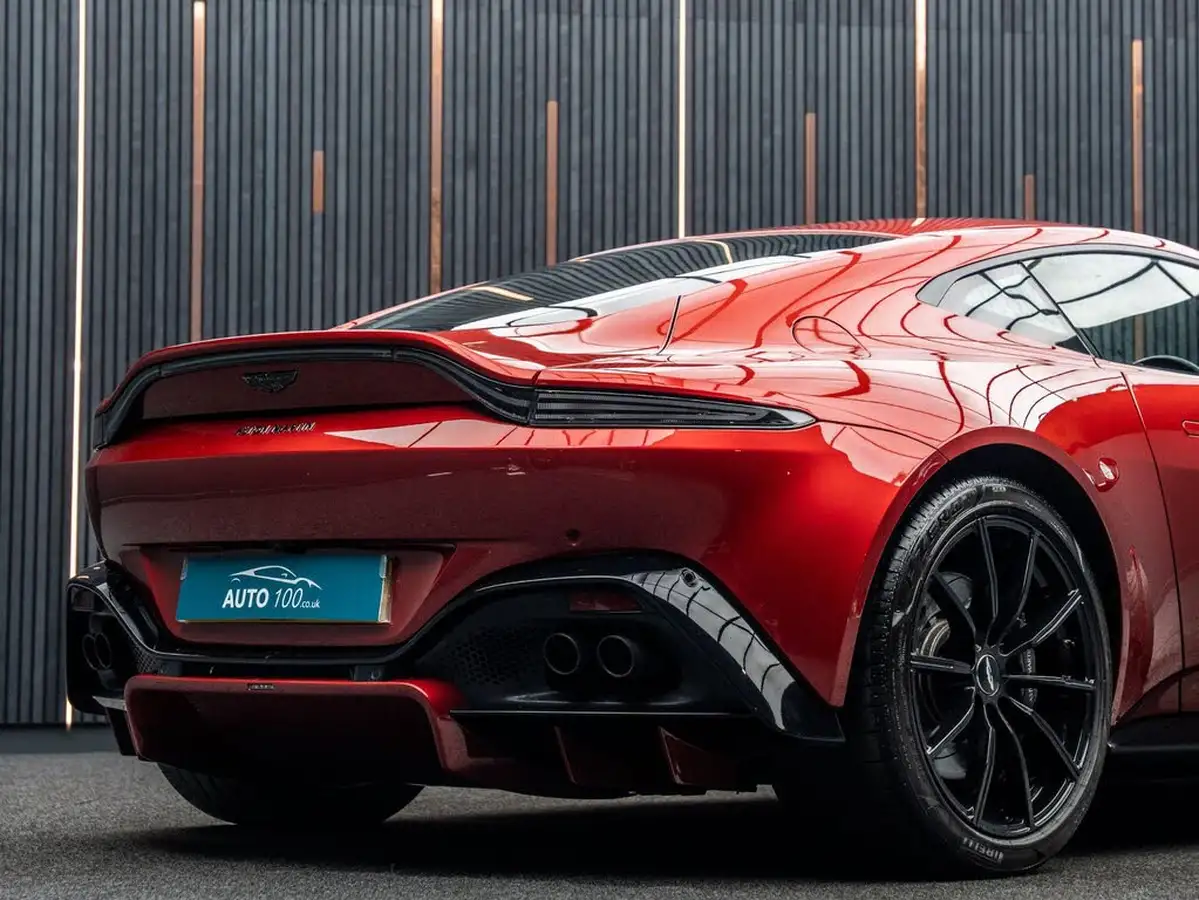 2019-aston-martin-vantage-40-v8-vantage-big-15