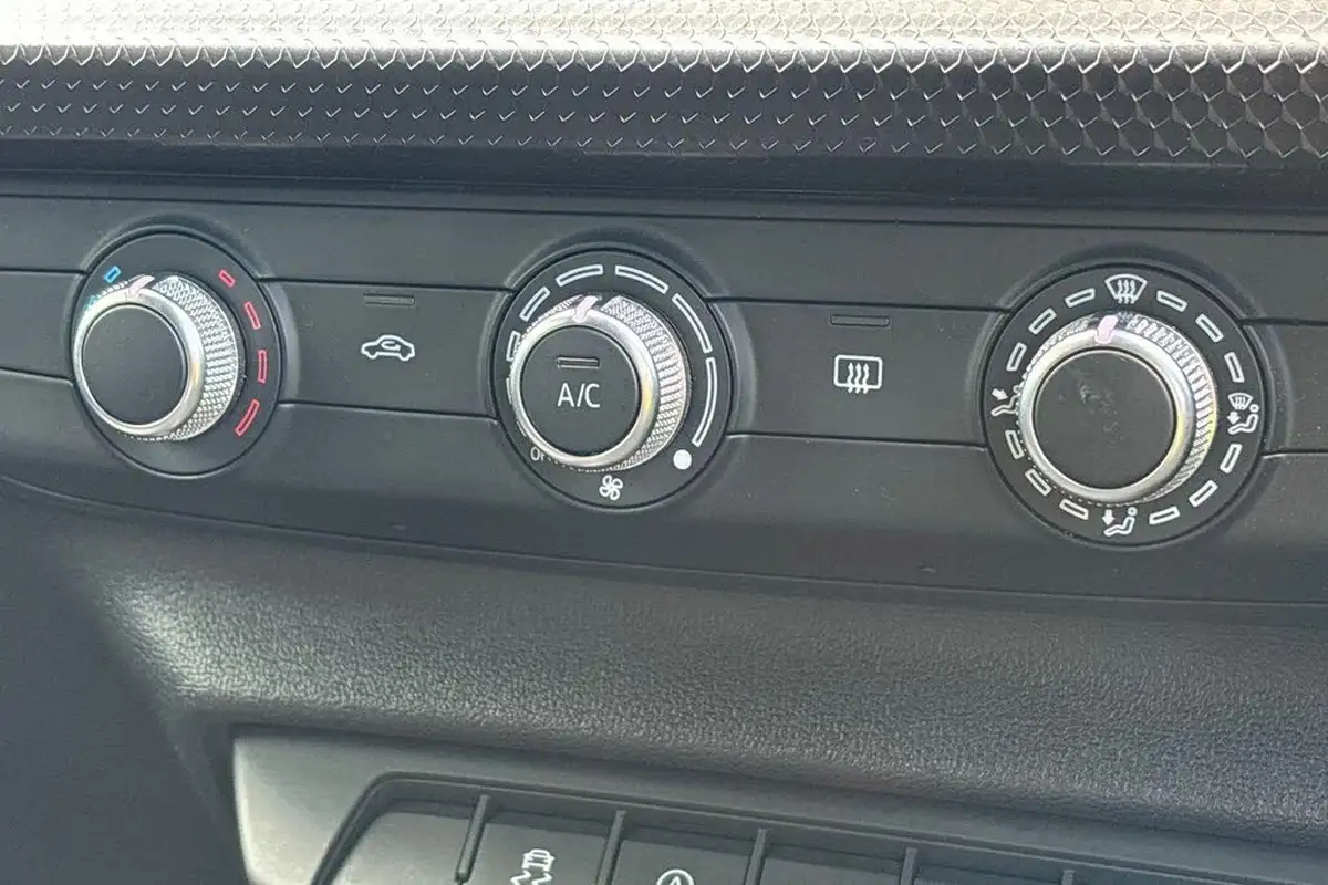 2022-audi-a1-10-25-tfsi-technik-big-38