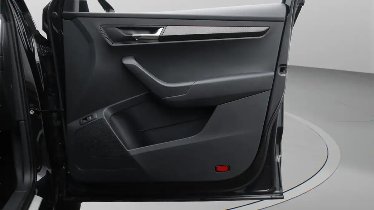 2019-skoda-karoq-20tdi-sportline-150ps-4x4-big-15