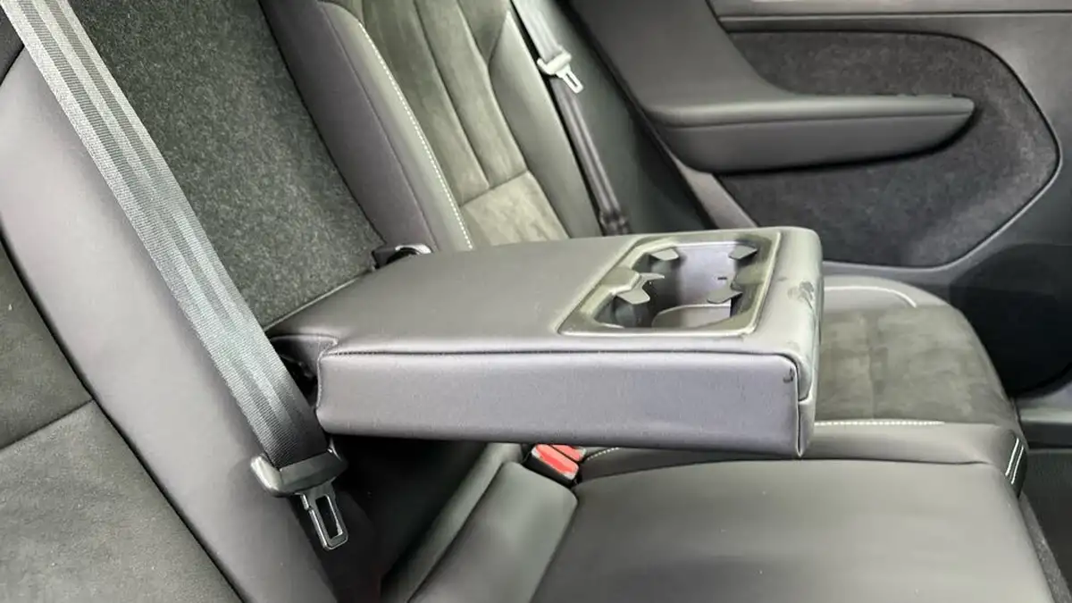 2022-volvo-c40-e-twin-recharge-pro-big-32