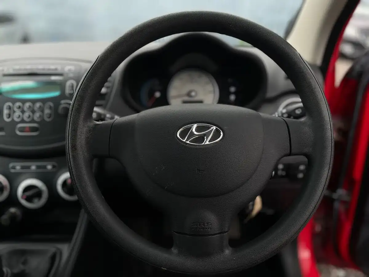 2010-hyundai-i10-comfort-big-15
