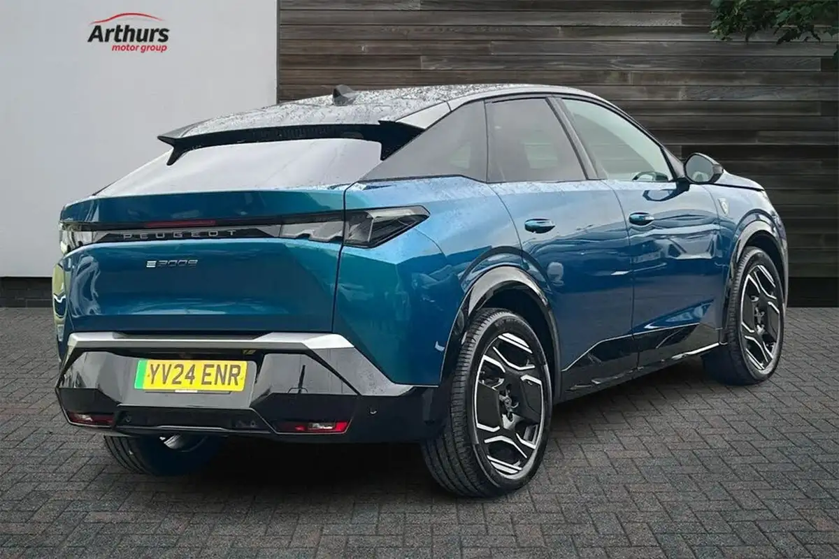 2023-peugeot-3008-suv-e-gt-big-2