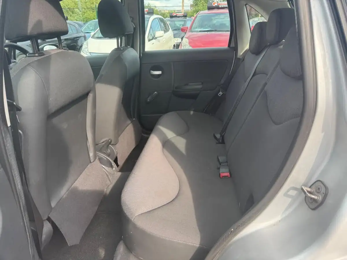2009-citroen-c3-14td-airdream-big-17