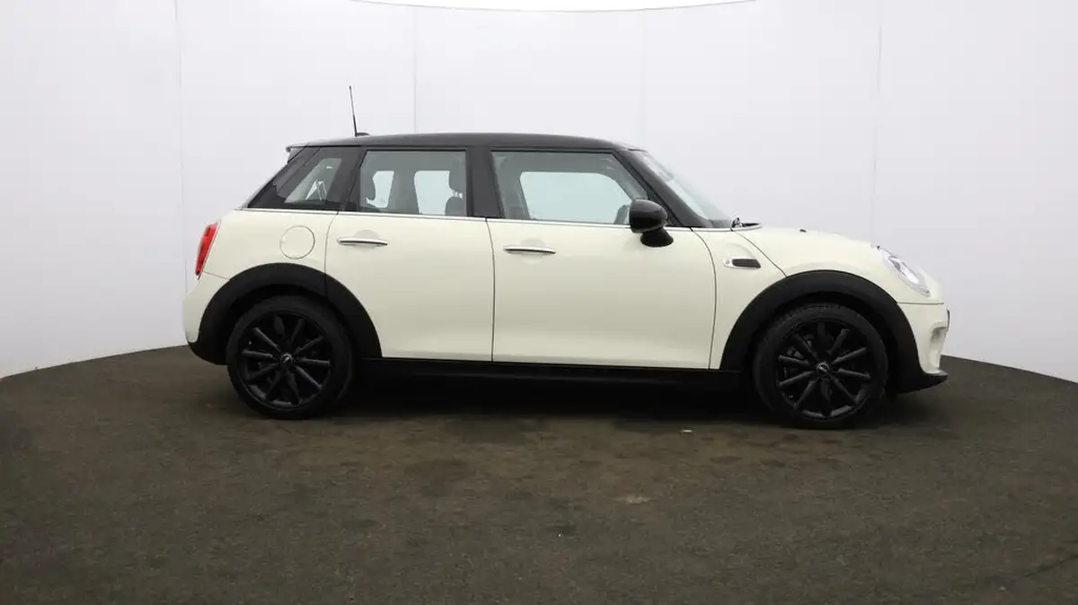 2017-mini-cooper-15-cooper-ss-hatchback-5d-big-52