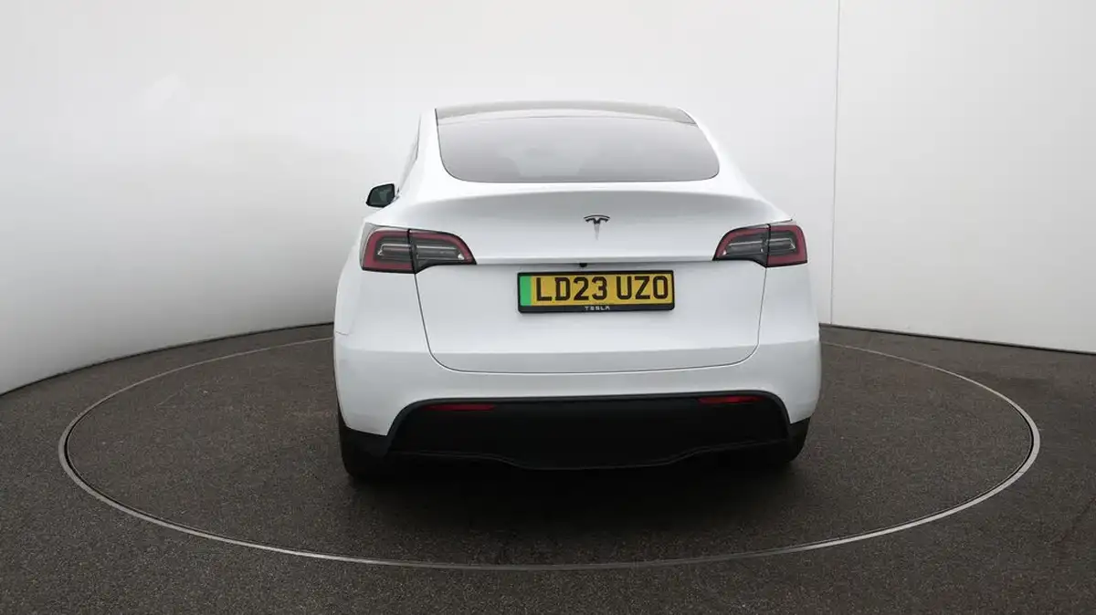 2023-tesla-model-y-e-rwd-big-58