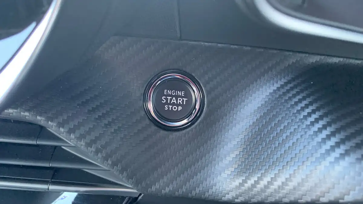 2023-peugeot-208-12-puretech-allure-premium-100ps-eat8-big-39